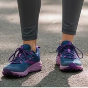 BROOKS Cascadia 17 Trail Running women’s Shoes size 8 Purple & Blue